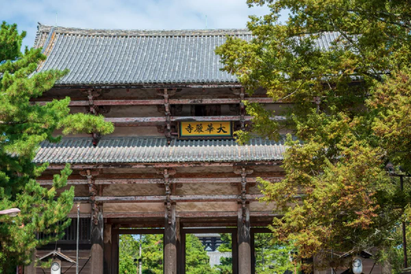 东大寺门